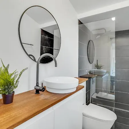 Stunning In With 3 Bedrooms And Wifi * Mern