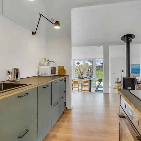 Дом отдыха Stunning In With 3 Bedrooms And Wifi *