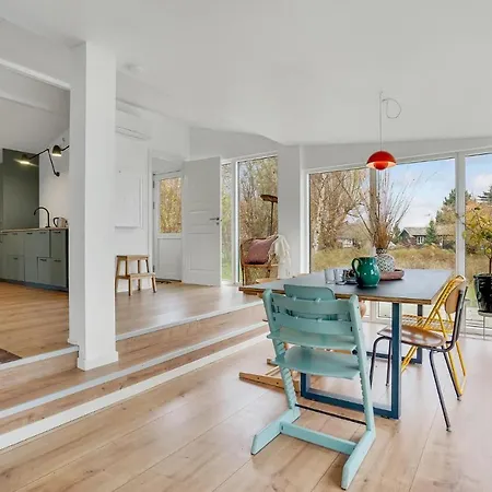 Дом отдыха Stunning In With 3 Bedrooms And Wifi *