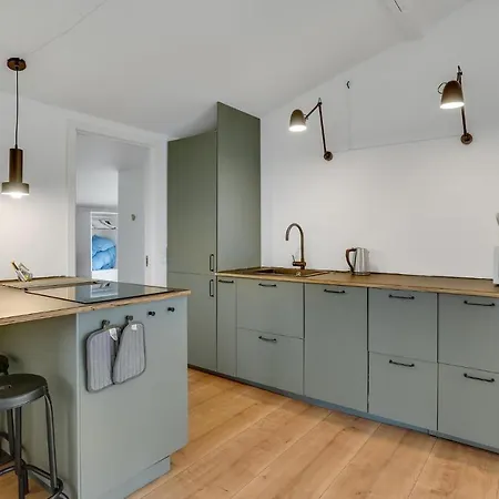 Stunning In With 3 Bedrooms And Wifi *
